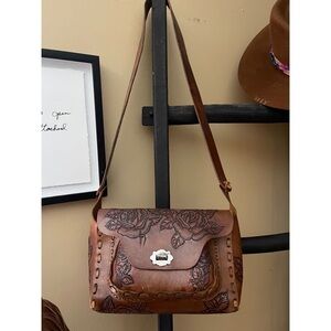 VINTAGE western LEATHER TOOLED HANDBAG